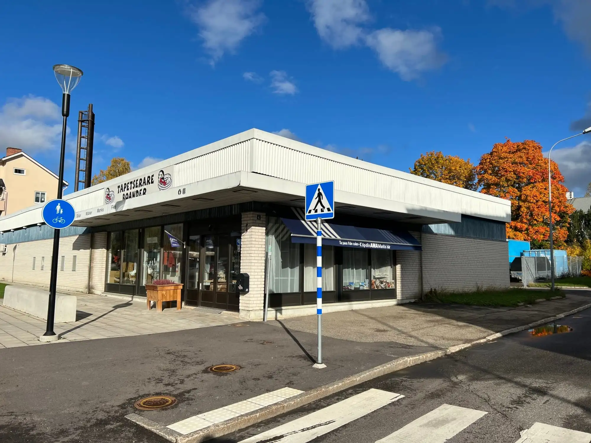 Tapetserare Boanders butik på hörnet av Storgatan 22 i Arbrå